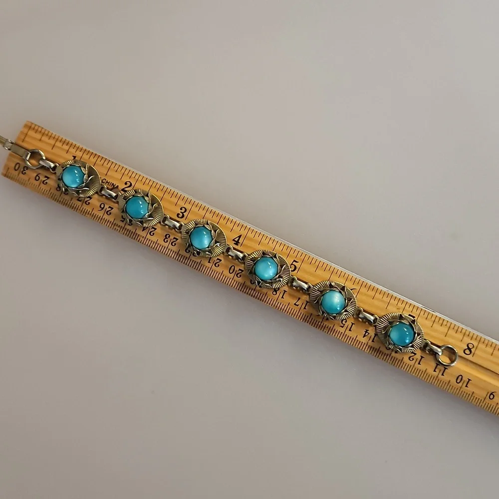 Teal, blue Moonglow Thermoset stones set gold tone link bracelet VINTAGE - Picture 6 of 7